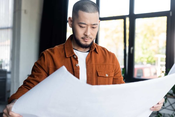 Comment aménager un coin bureau discret dans un salon ?